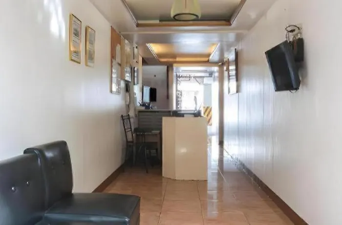 Hotel Oyo 882 Makati Hall 3*