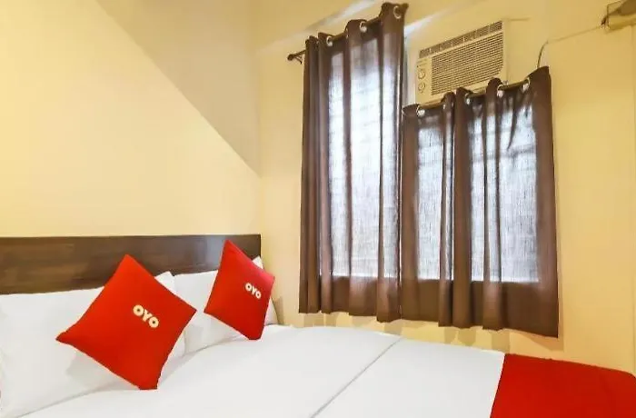 Oyo 882 Makati Hall Hotel 3*